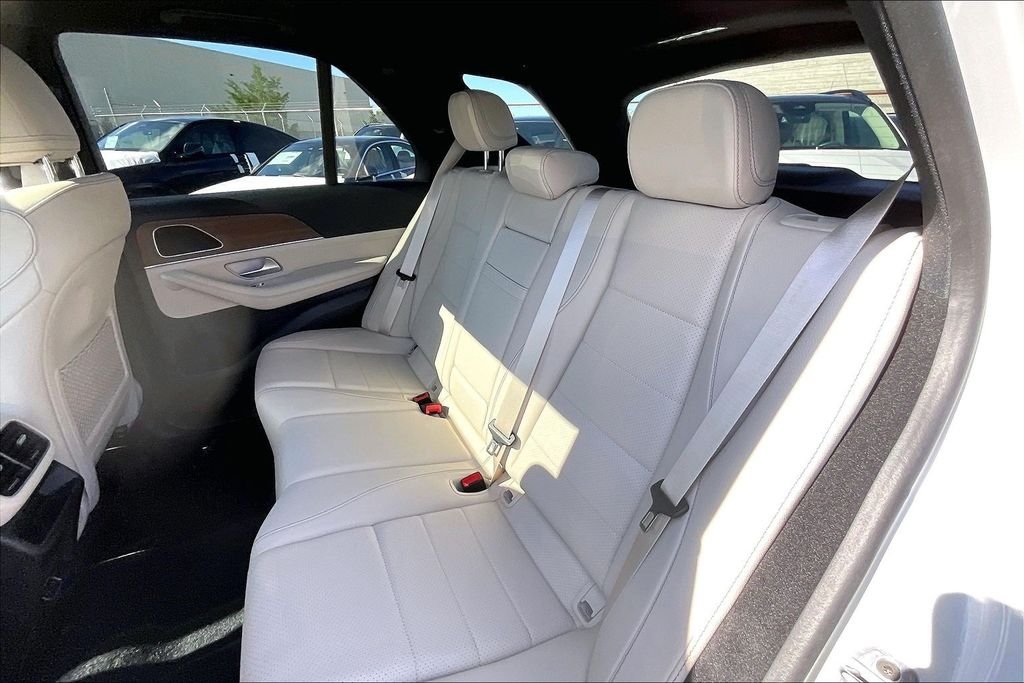 2025 Mercedes-Benz GLE GLE450 - Photo 18