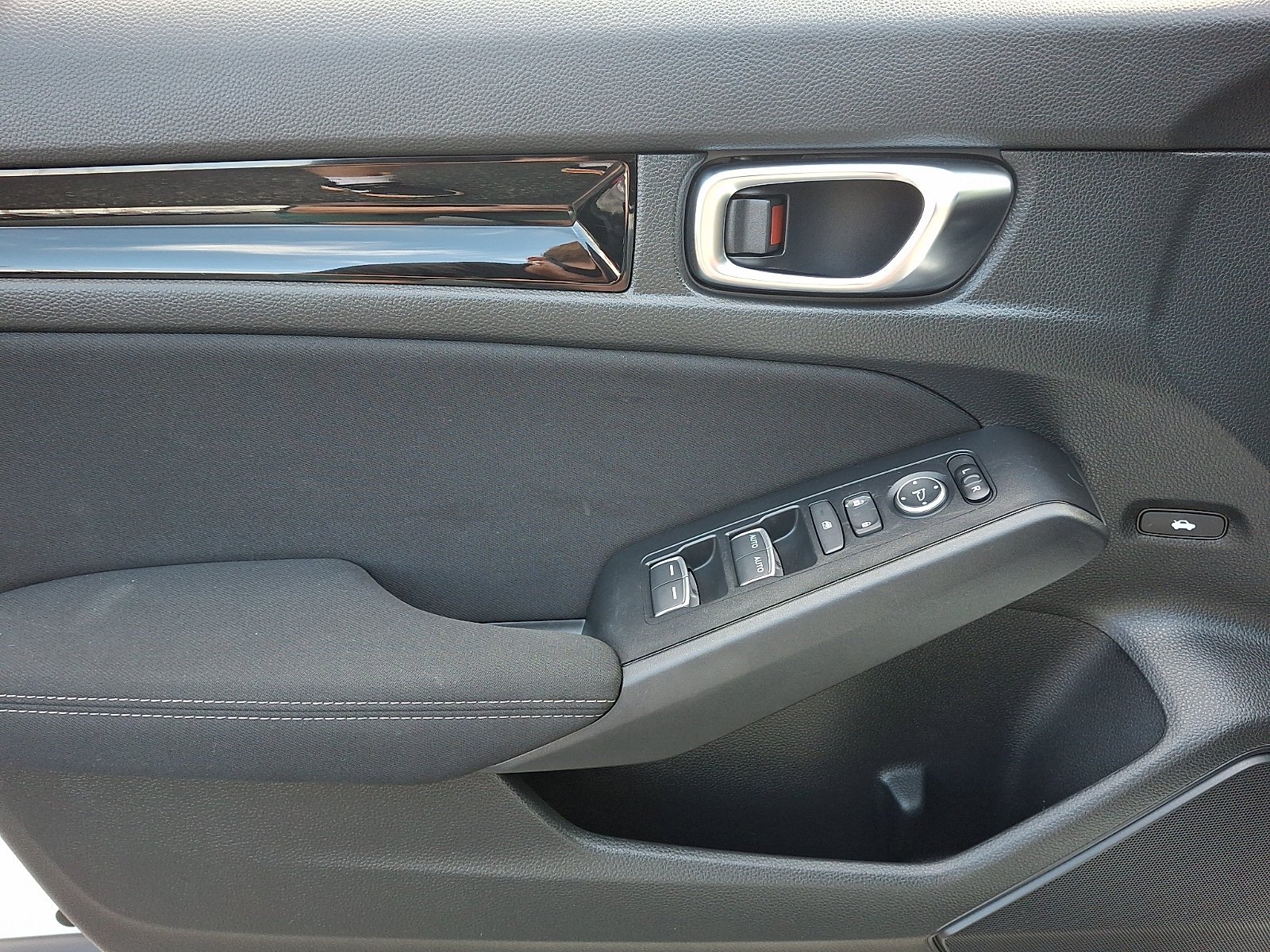 2024 Honda Civic EX - Photo 11