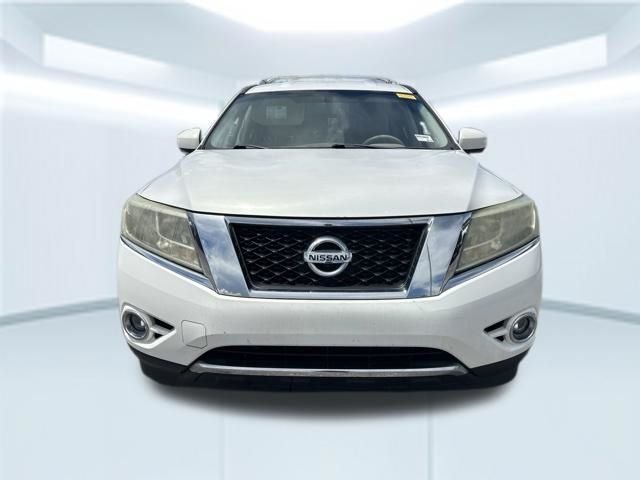 Used 2014 White Nissan Platinum image 2