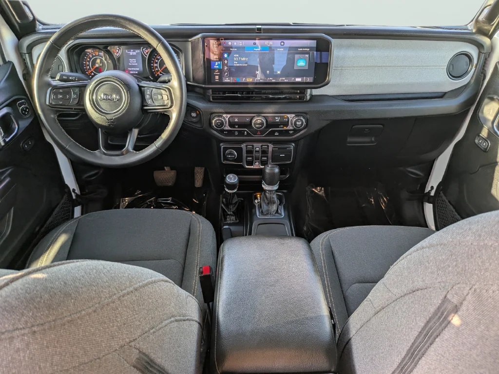 Used 2025 White Jeep Sport S image 10