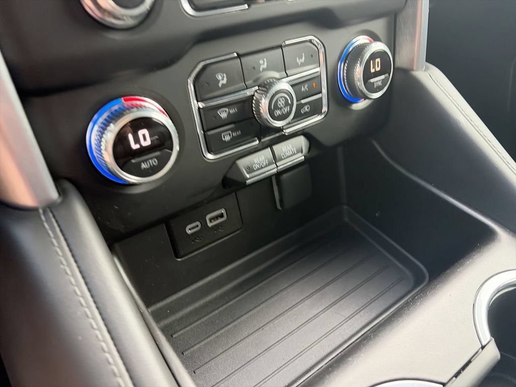 Used 2023 STERLING METALLIC GMC SLE image 20