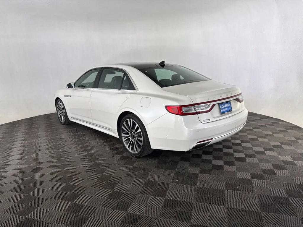 Used 2018 White Lincoln Select image 7