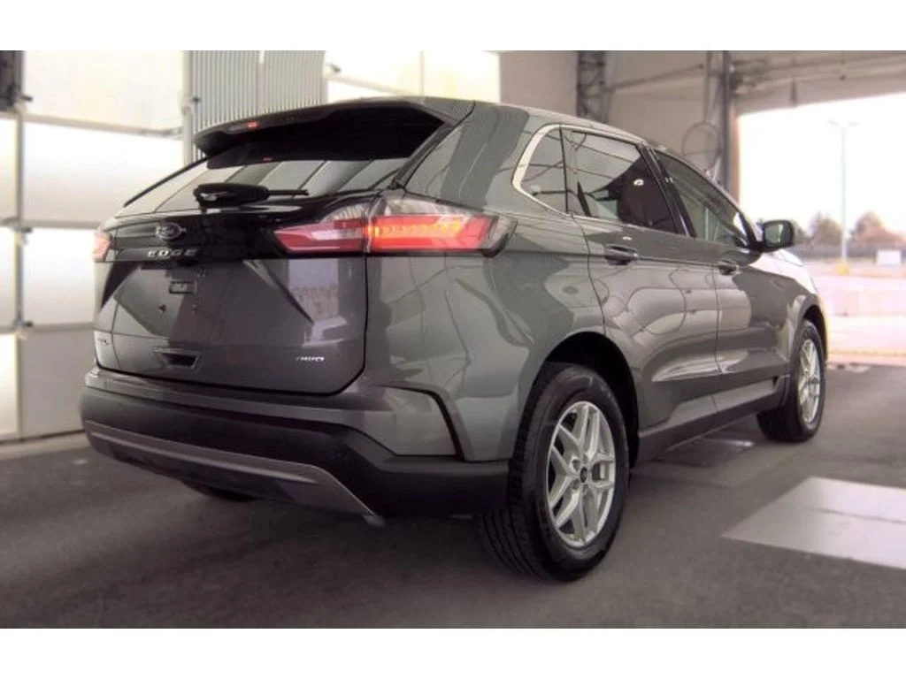 Used 2023 Carbonized Gray Metallic Ford SEL image 3