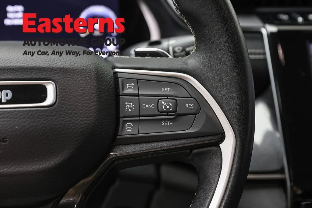 Used 2022 Black Jeep Laredo image 16