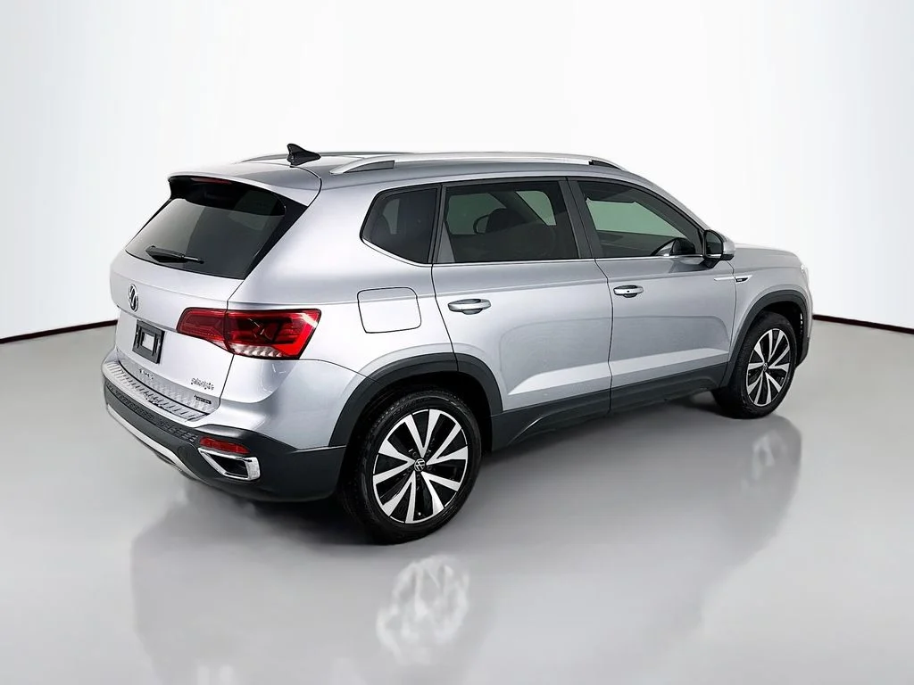 Used 2023 Pyrite Silver Metallic Volkswagen 1.5T SE image 9