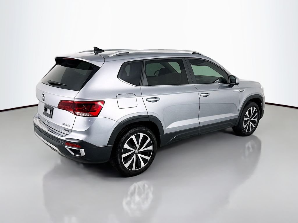 Used 2023 Silver Volkswagen 1.5T SE image 9