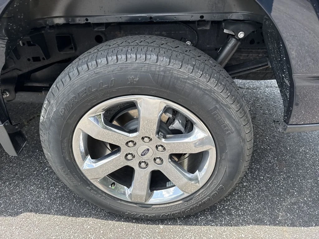 Used 2023 Blue Ford Lariat image 18
