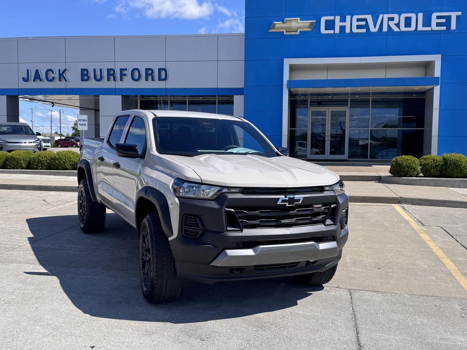 2026 Chevrolet Colorado Trail Boss - Photo 1