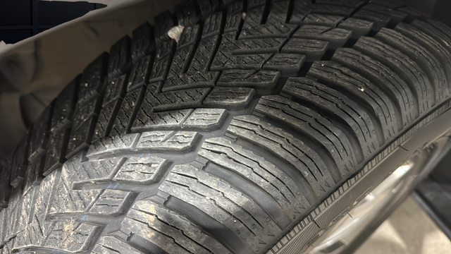 Used 2014 Moonstone Silver Hyundai Base image 29