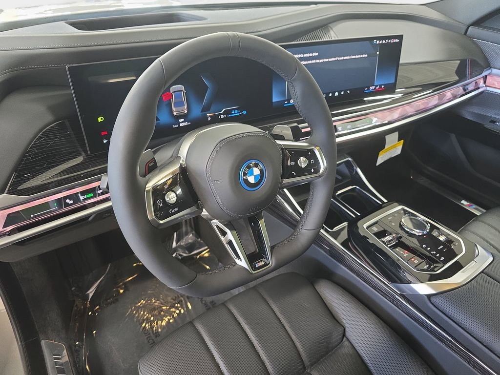 2026 BMW 7 Series 750e - Photo 11