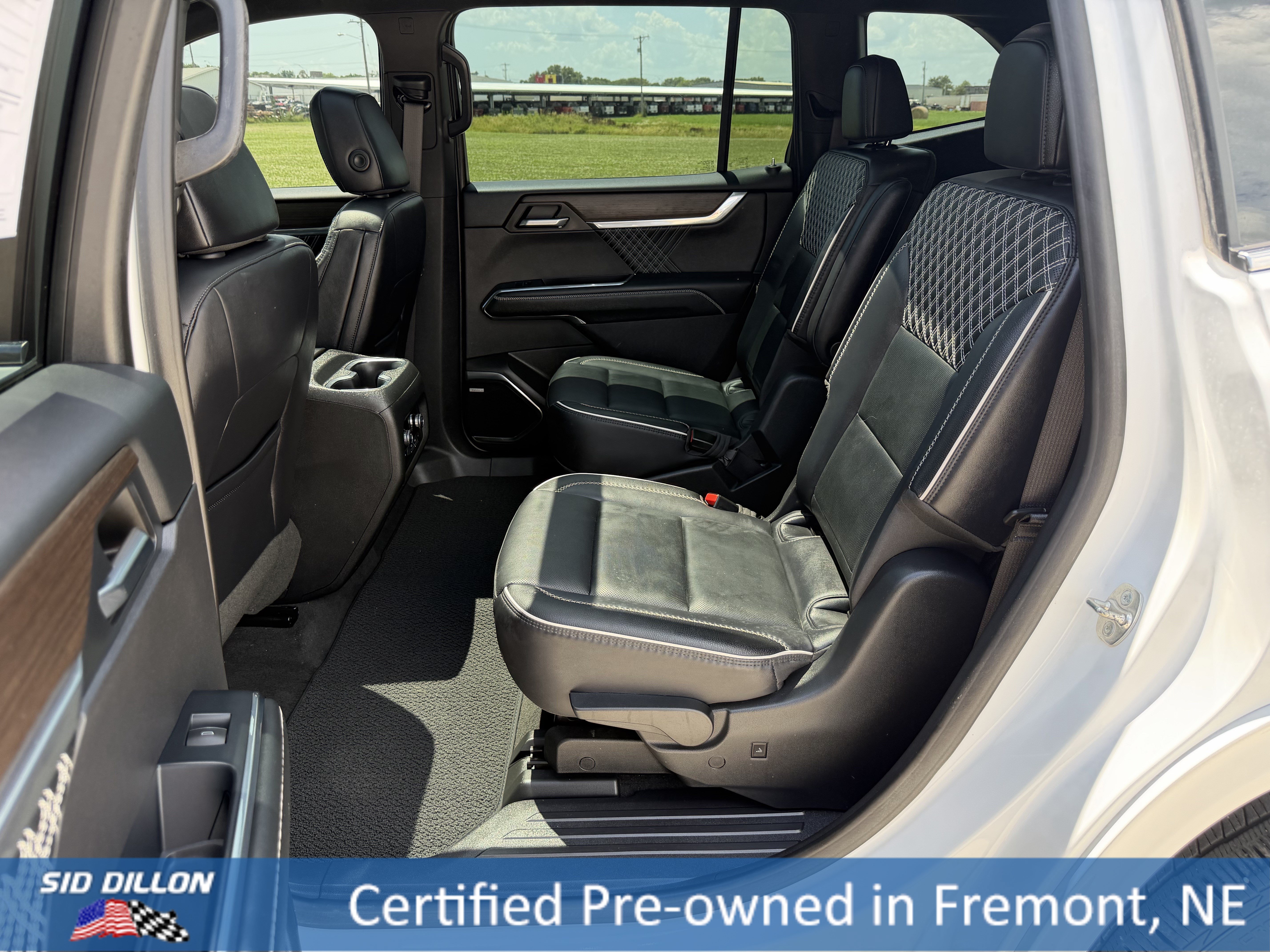 Used 2024 Summit White GMC AWD Denali image 10