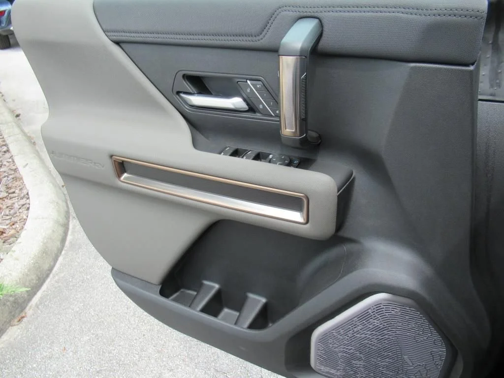 2025 GMC HUMMER EV 2X - Photo 26