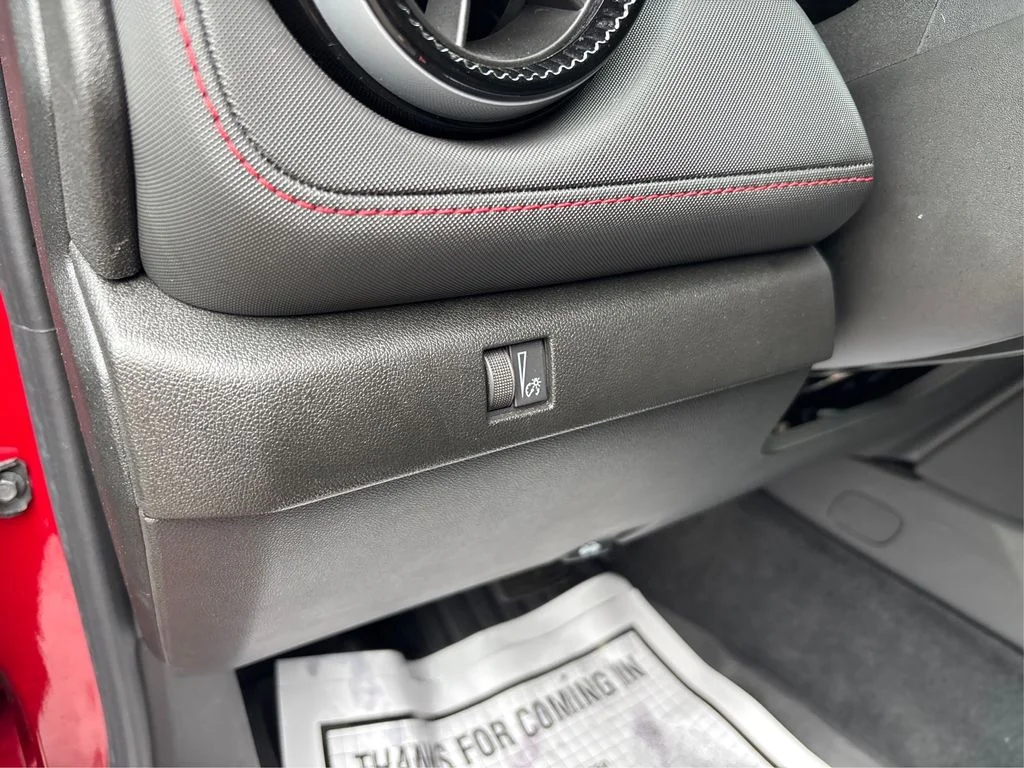 Used 2023 Red Chevrolet Z71 image 36