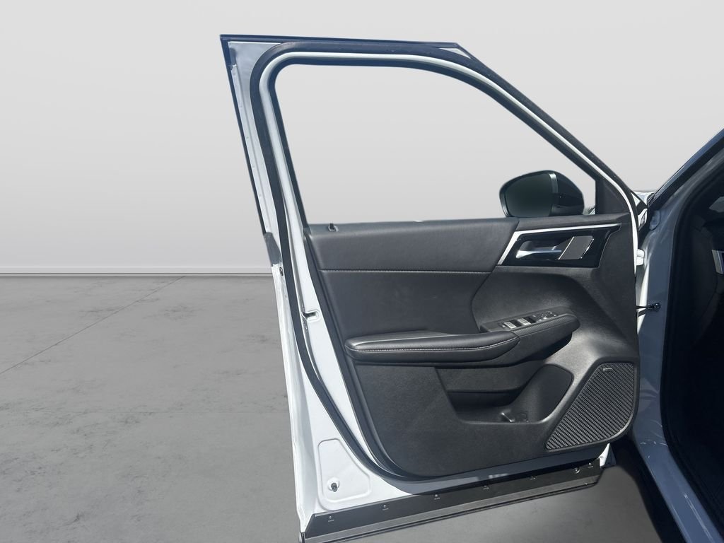New 2026 WHT DIAMOND Mitsubishi LE image 14