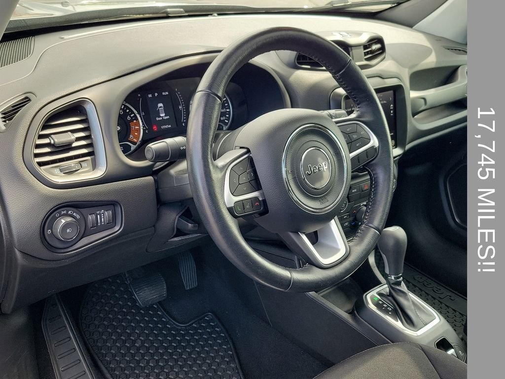 Used 2023 Gray Jeep Latitude image 13