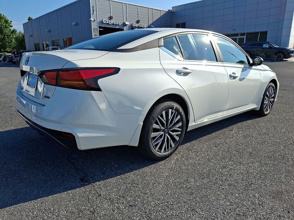 New 2026 Pearl White TriCoat Nissan SV image 4