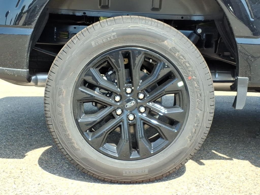 New 2026 Agate Black Metallic Ford XLT image 10