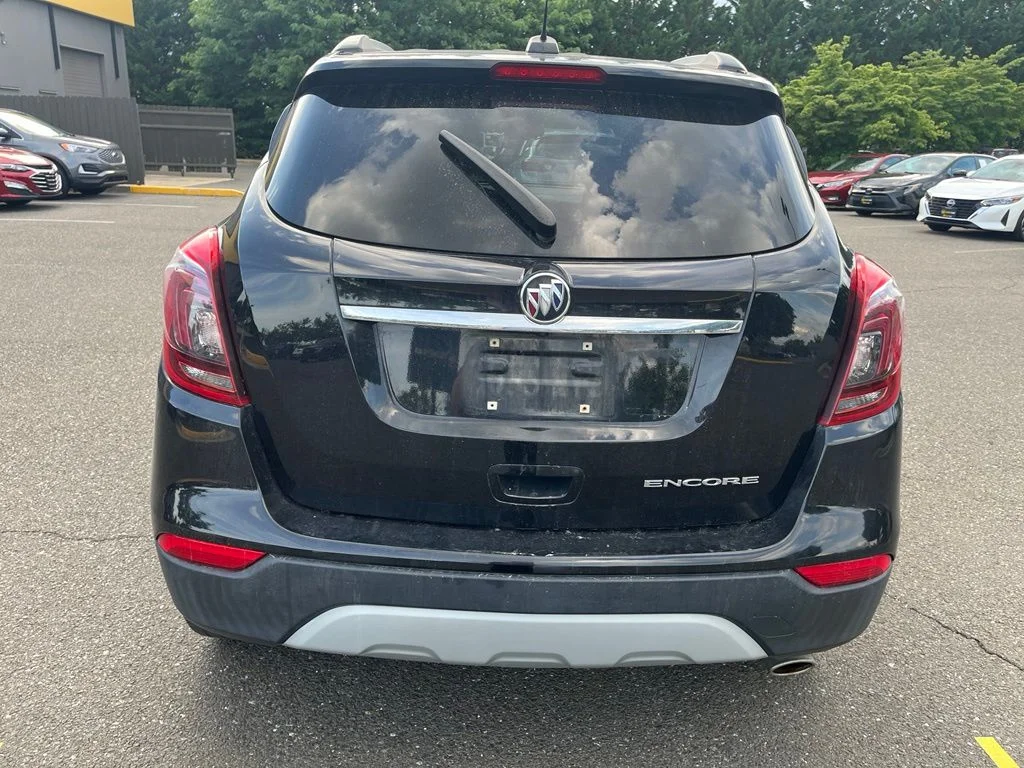 Used 2020 Black Buick Essence image 6