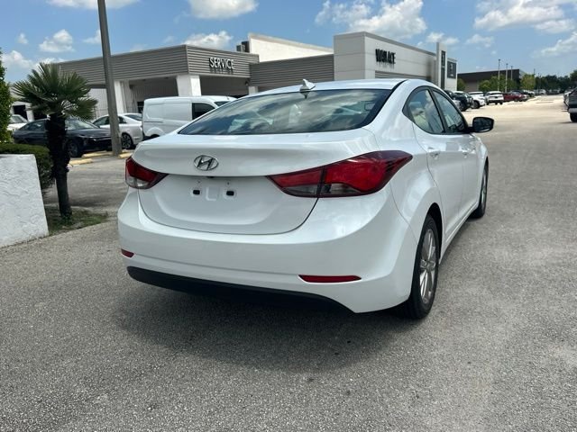 Used 2016 White Hyundai SE image 6