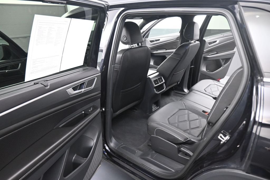 Used 2026  Volkswagen SE w/Technology image 42