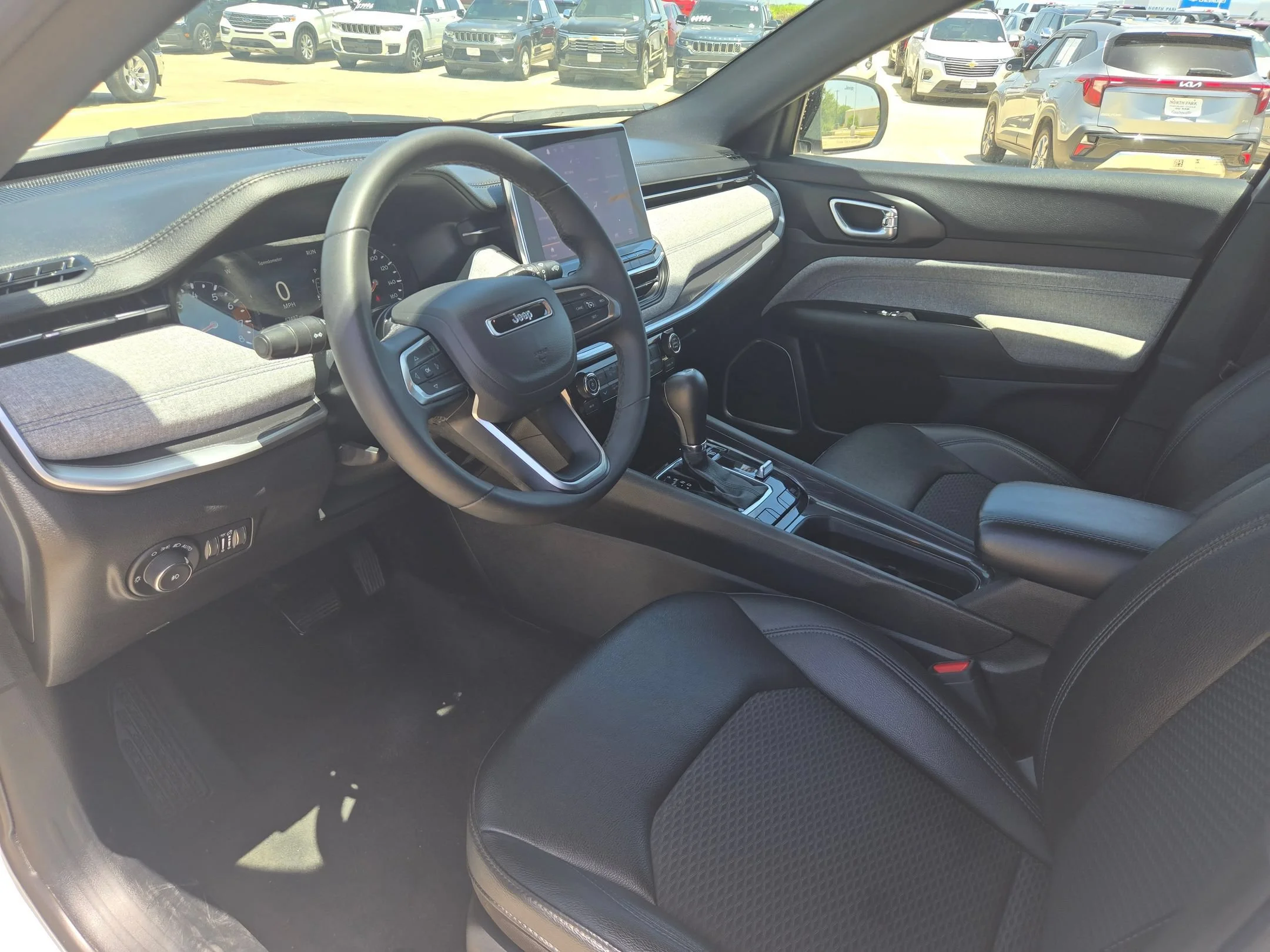 Used 2024 White Jeep Latitude image 11