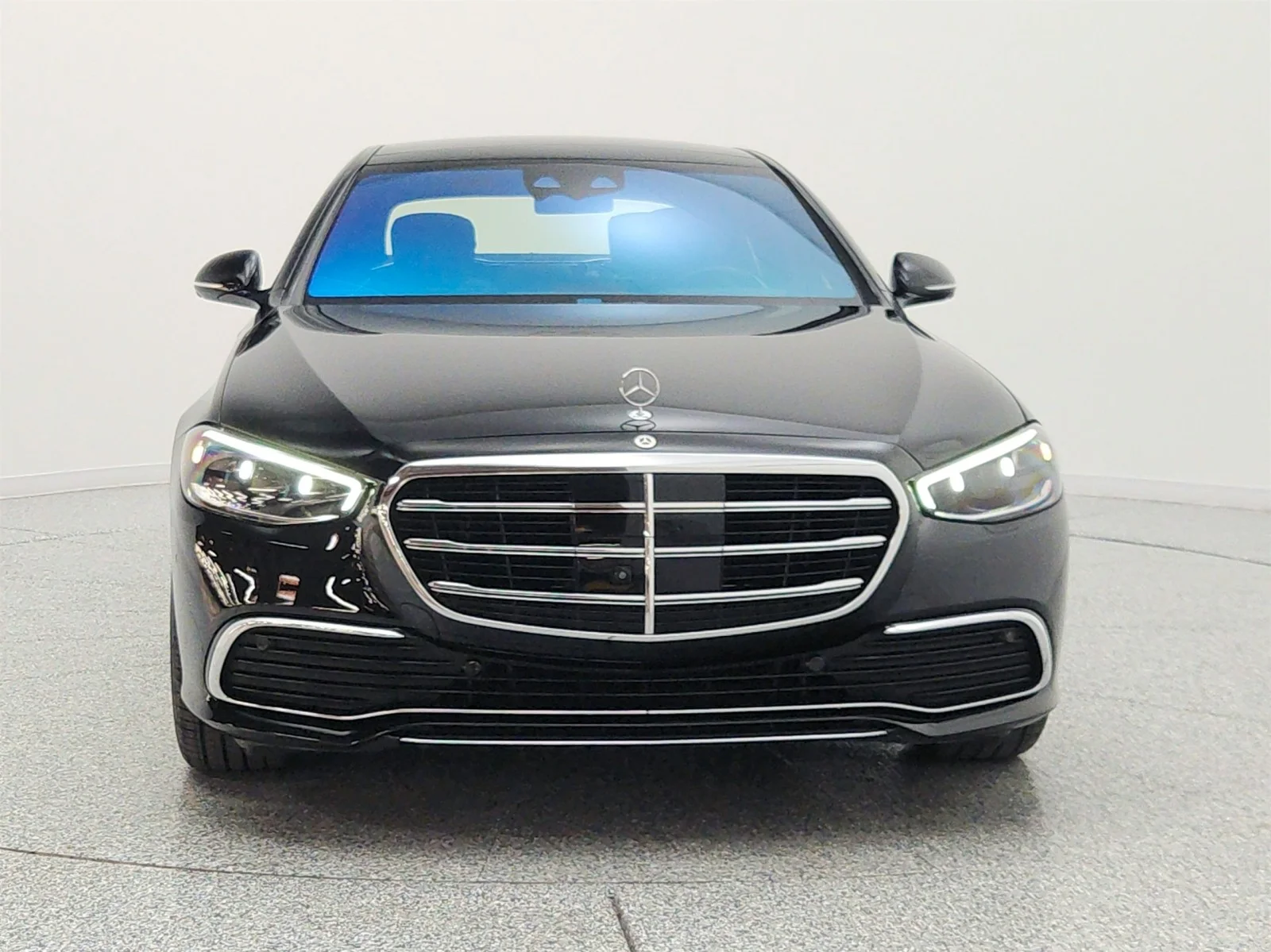 Used 2023 Obsidian Black Mercedes-Benz S 580e 4MATIC® Sedan image 2