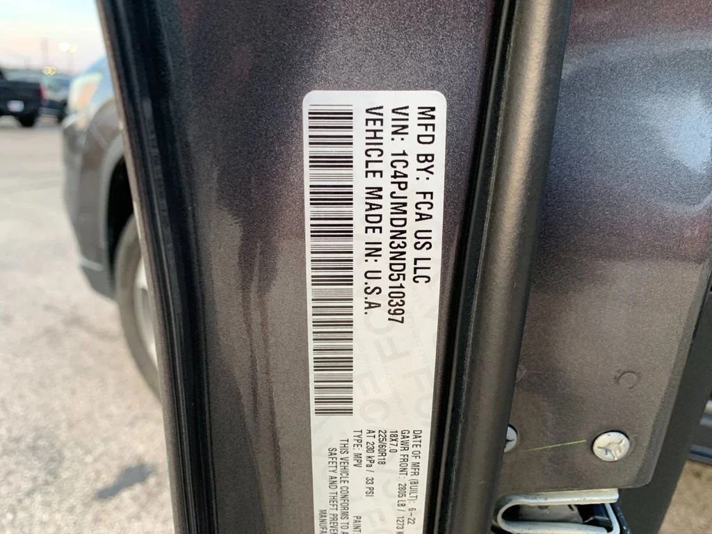 Used 2022 Gray Jeep Limited image 38