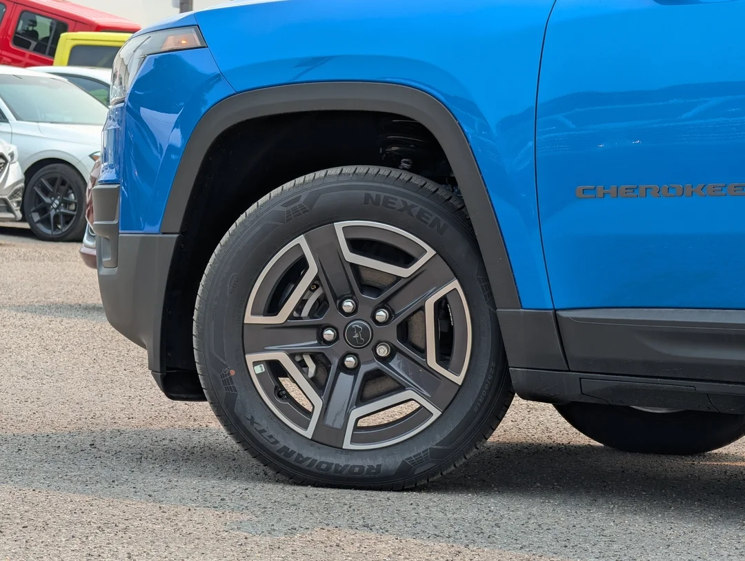 New 2026 Blue Jeep Laredo - - 4x4 - 1.6L Turbo Hybrid - Uconnect 5 w/ 12.3 Screen & More! image 9
