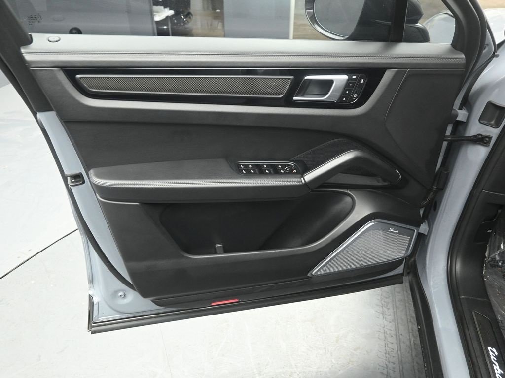 2022 PORSCHE CAYENNE - Image 20