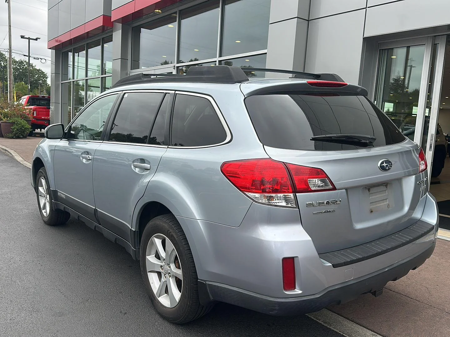 Used 2013 Ice Silver Metallic Subaru 2.5i Premium image 2