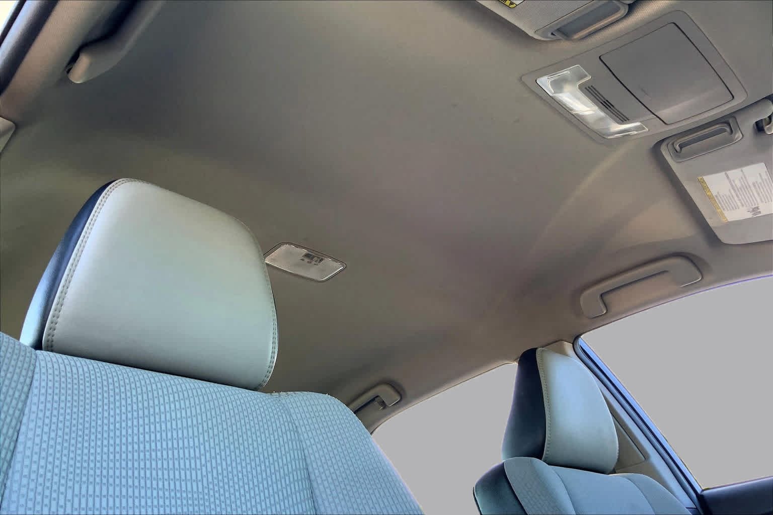 Used 2016 Super White Toyota SE image 14