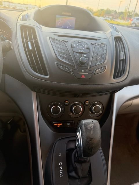 Used 2016 Blue Ford SE image 15