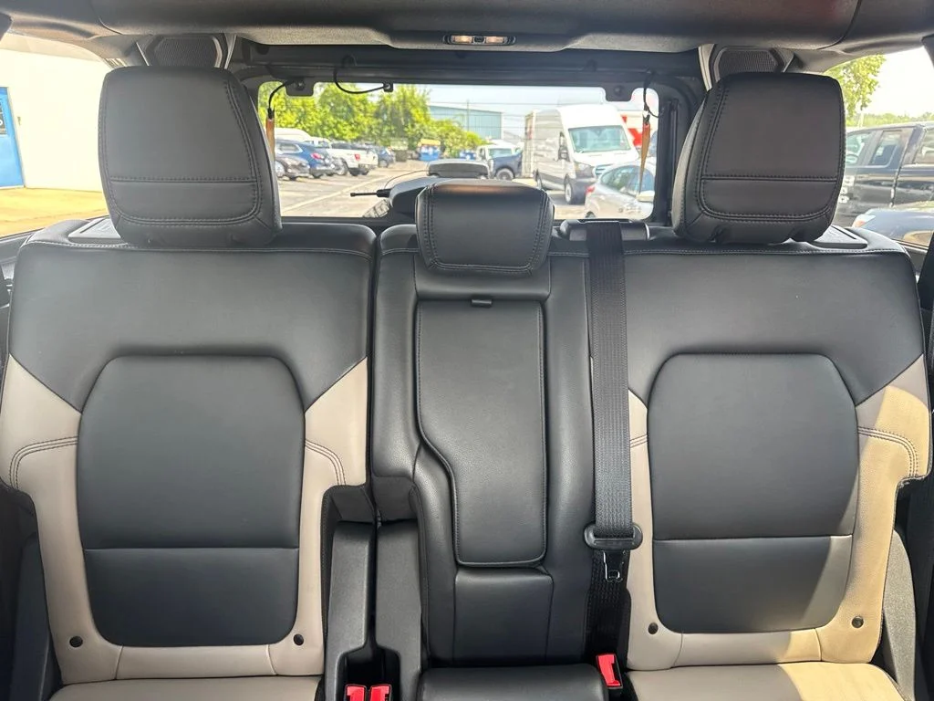 Used 2023 Gray Ford Wildtrak image 28