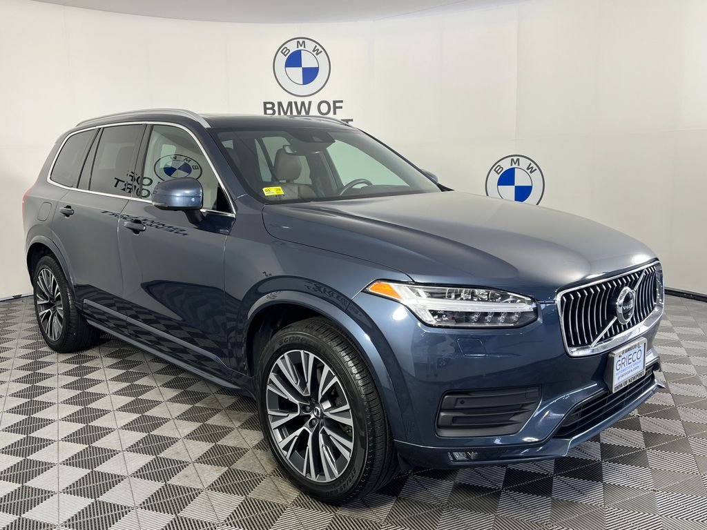 2022 Volvo XC90 Momentum AWD photo