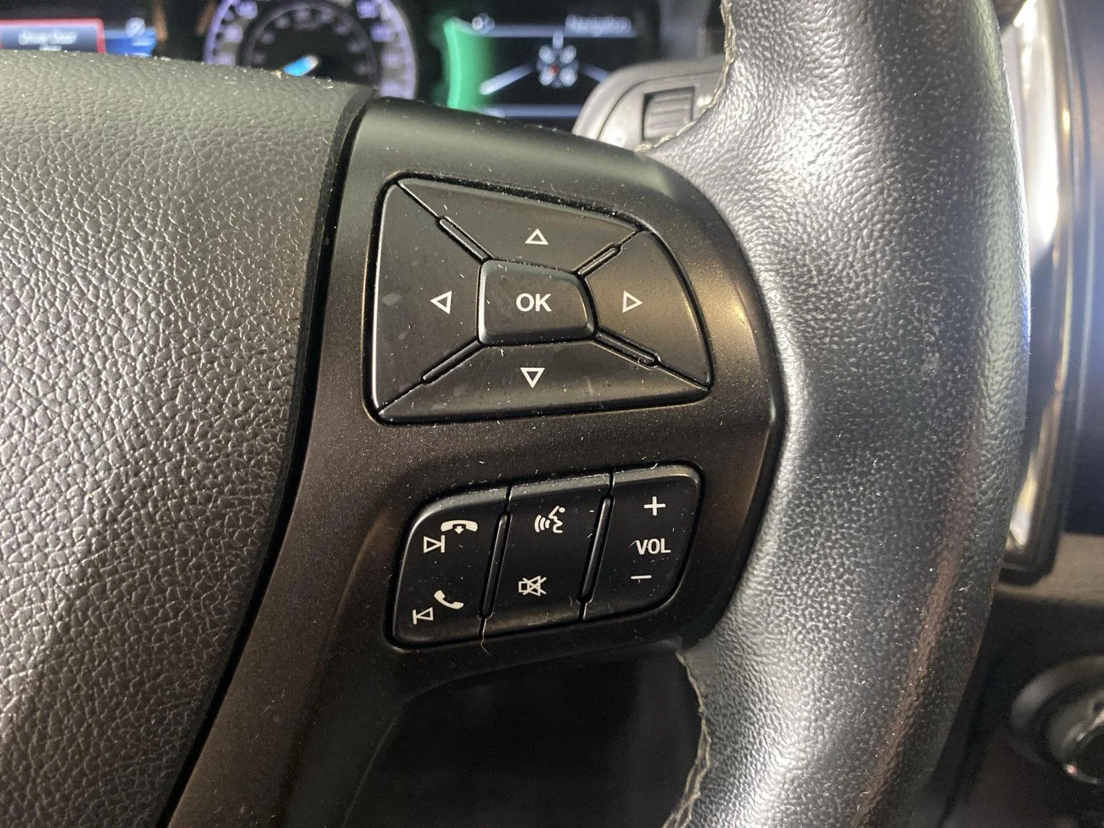 Used 2021 Shadow Black Ford LARIAT image 19