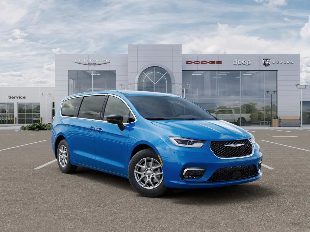 New 2026 Hydro Blue Pearl-Coat Exterior Paint Chrysler Select image 5