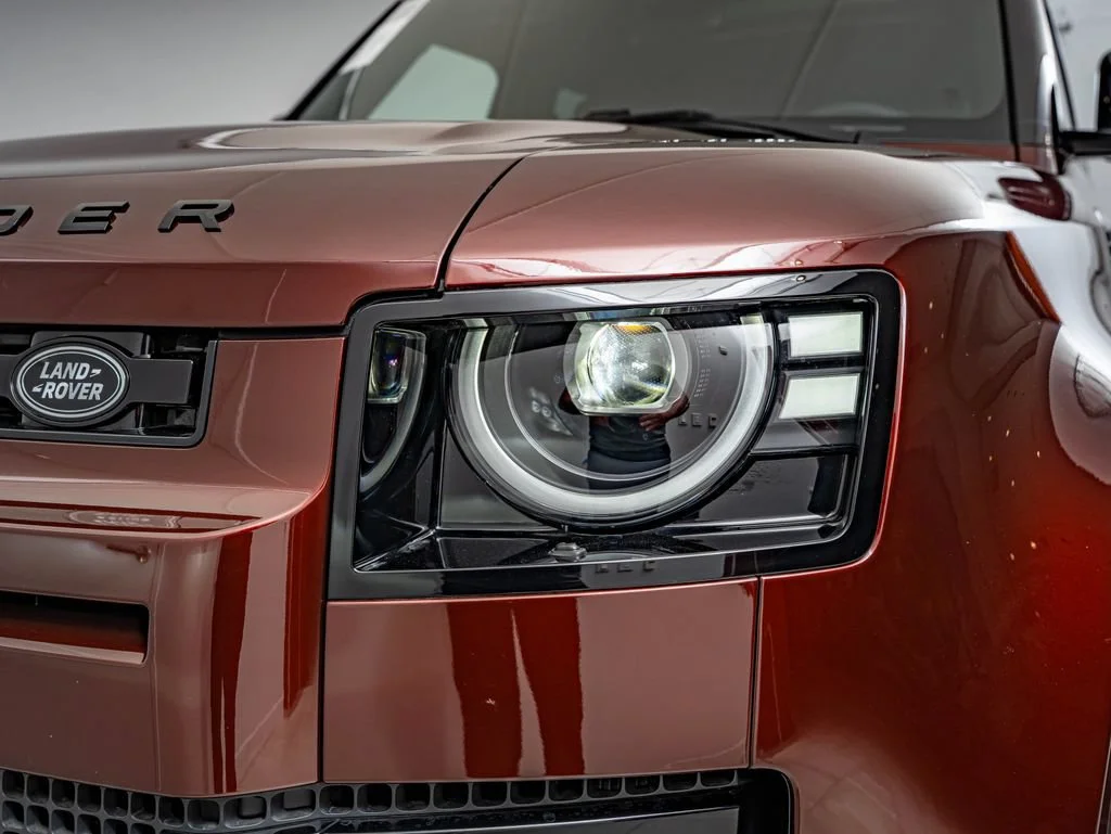 New 2026 Sedona Red Metallic Land Rover X-Dynamic SE image 13