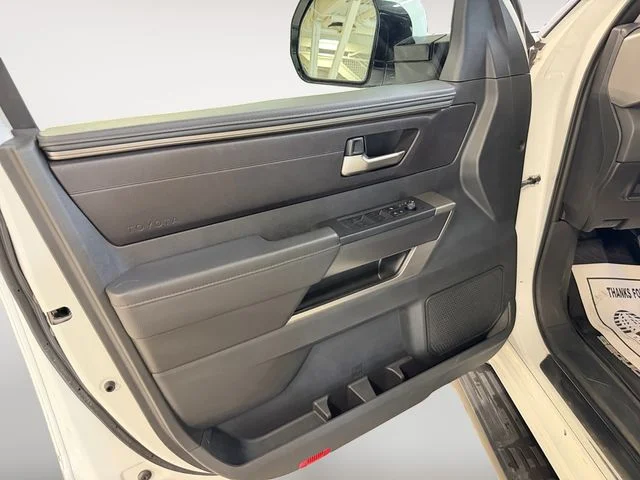 2024 Toyota Sequoia SR5 - Photo 10