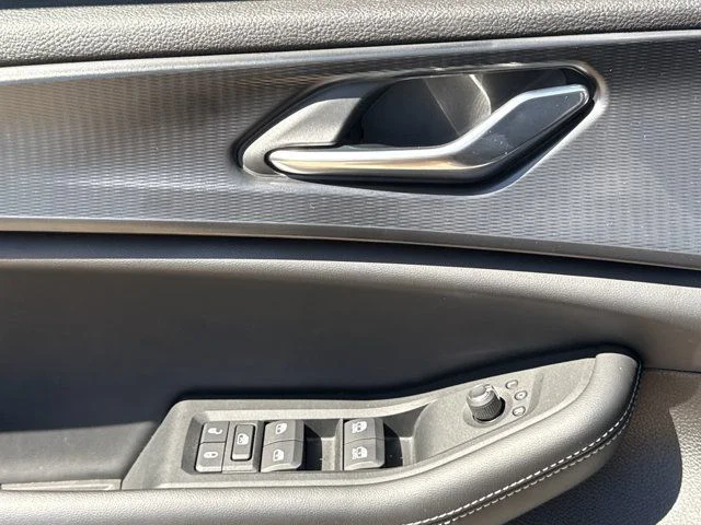 Used 2025 Silver Jeep Laredo X image 17