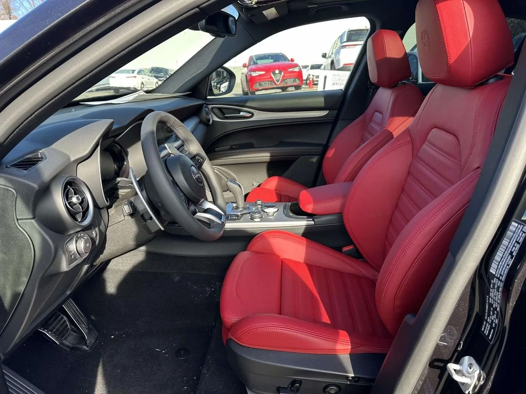 2025 Alfa Romeo Stelvio Base - Photo 15