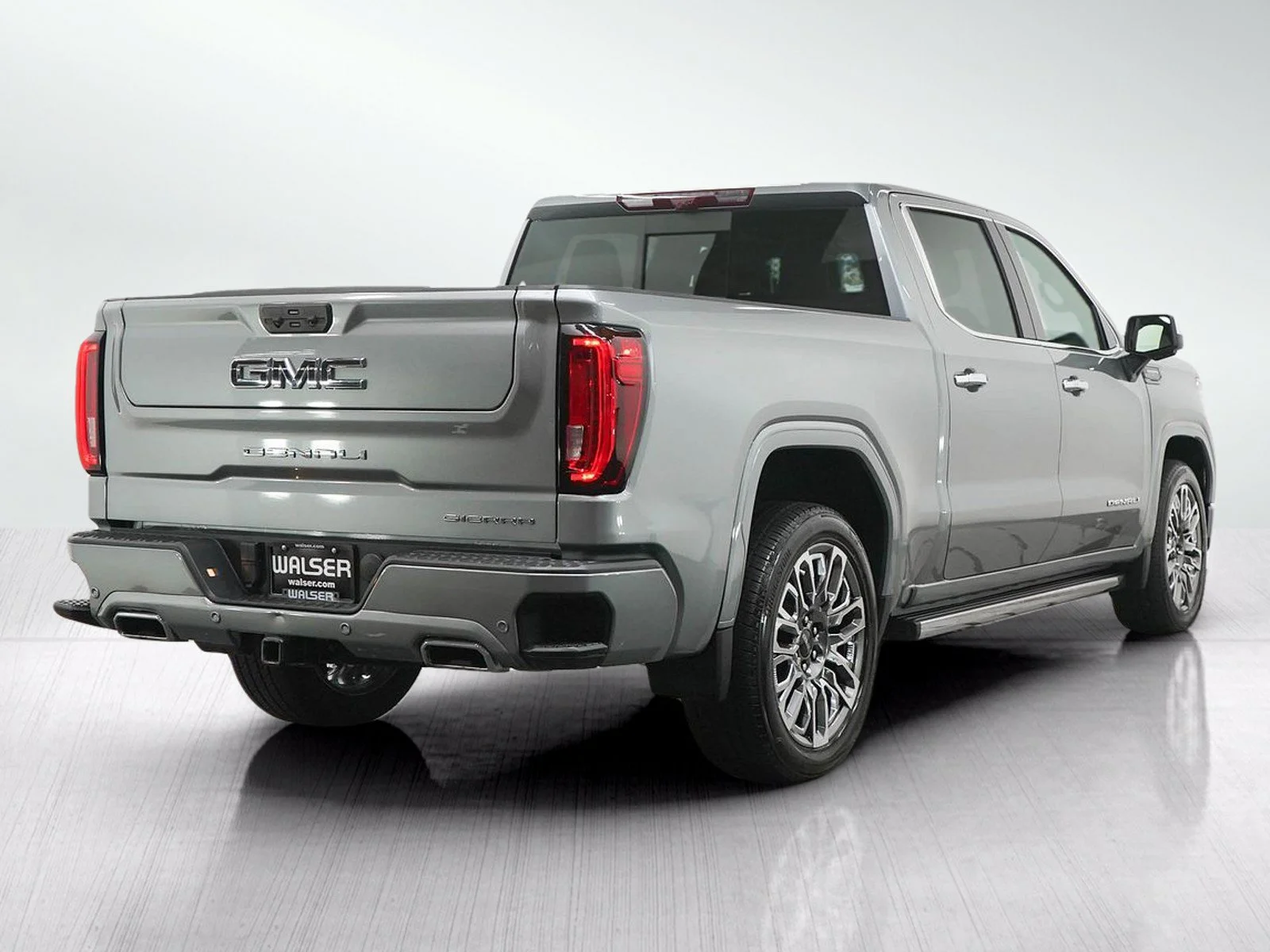 Used 2025 Sterling Metallic GMC Denali Ultimate image 5