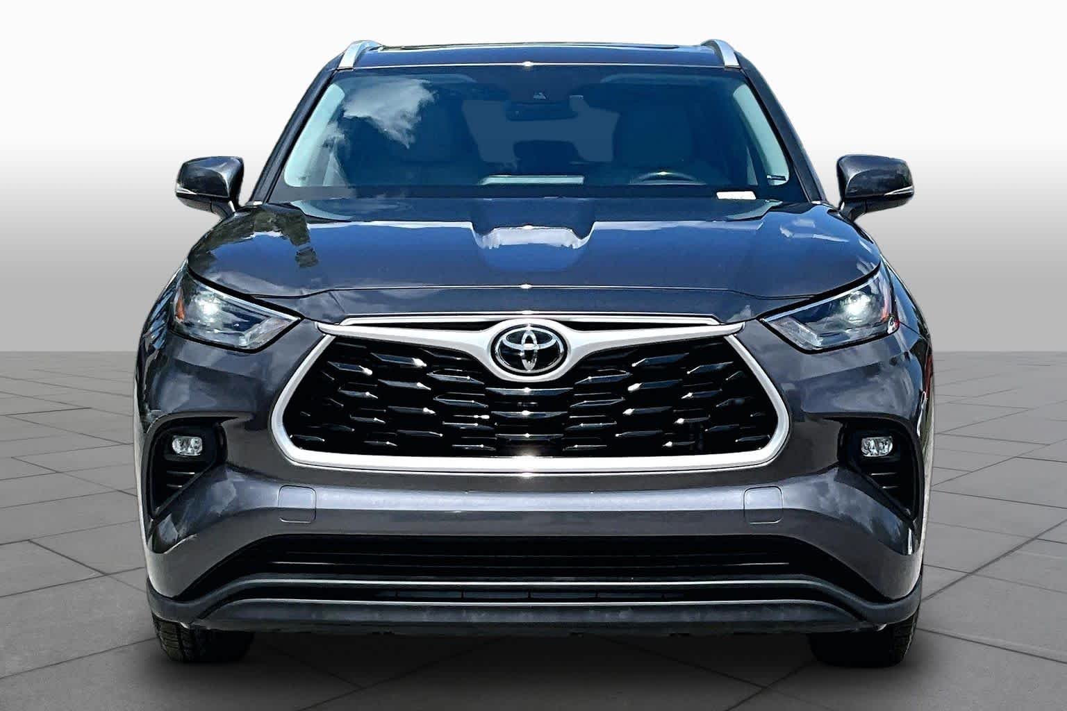 Used 2023 Magnetic Gray Metallic Toyota XLE image 4