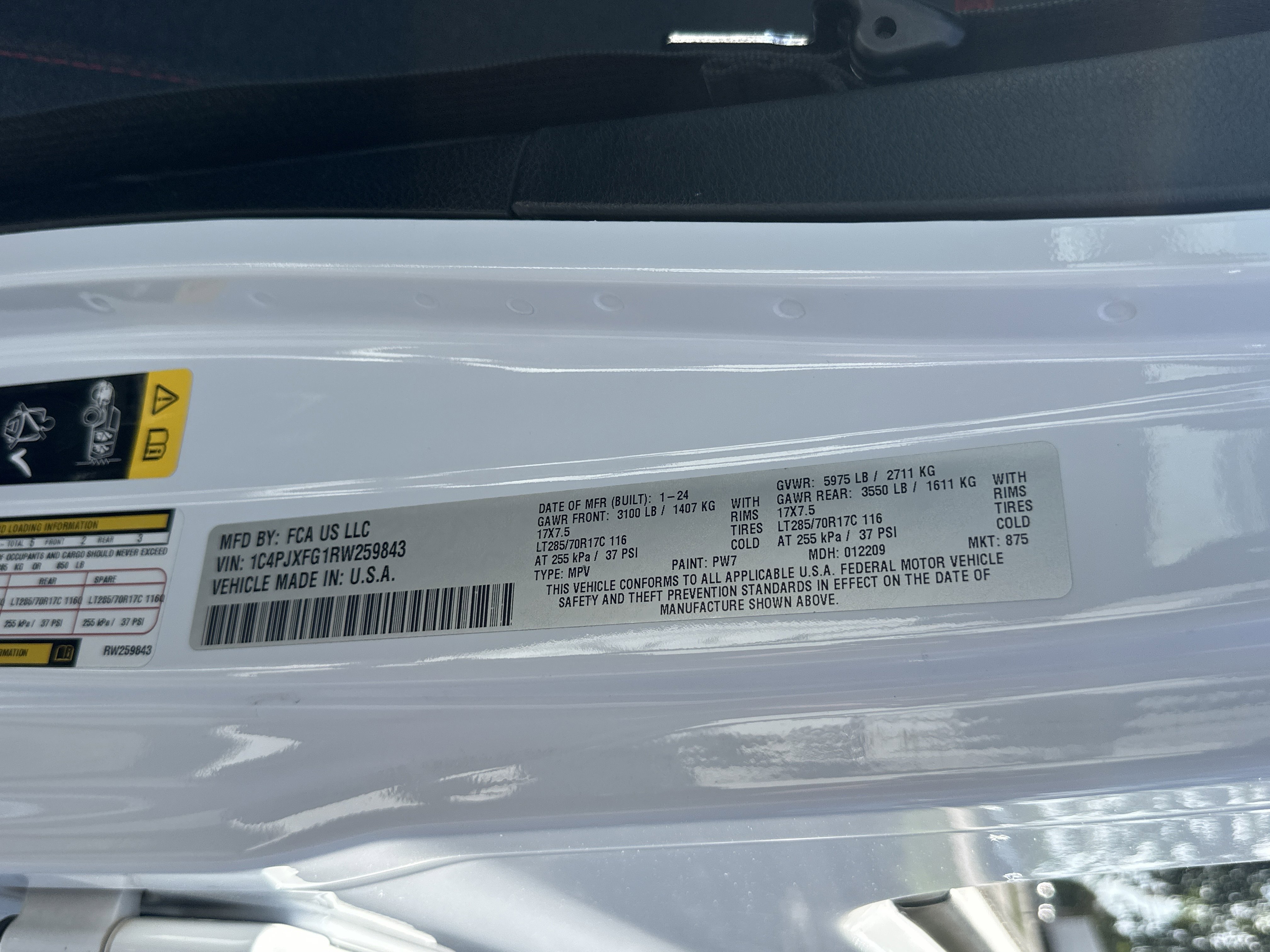 Used 2024 Bright White Clearcoat Jeep Rubicon image 29