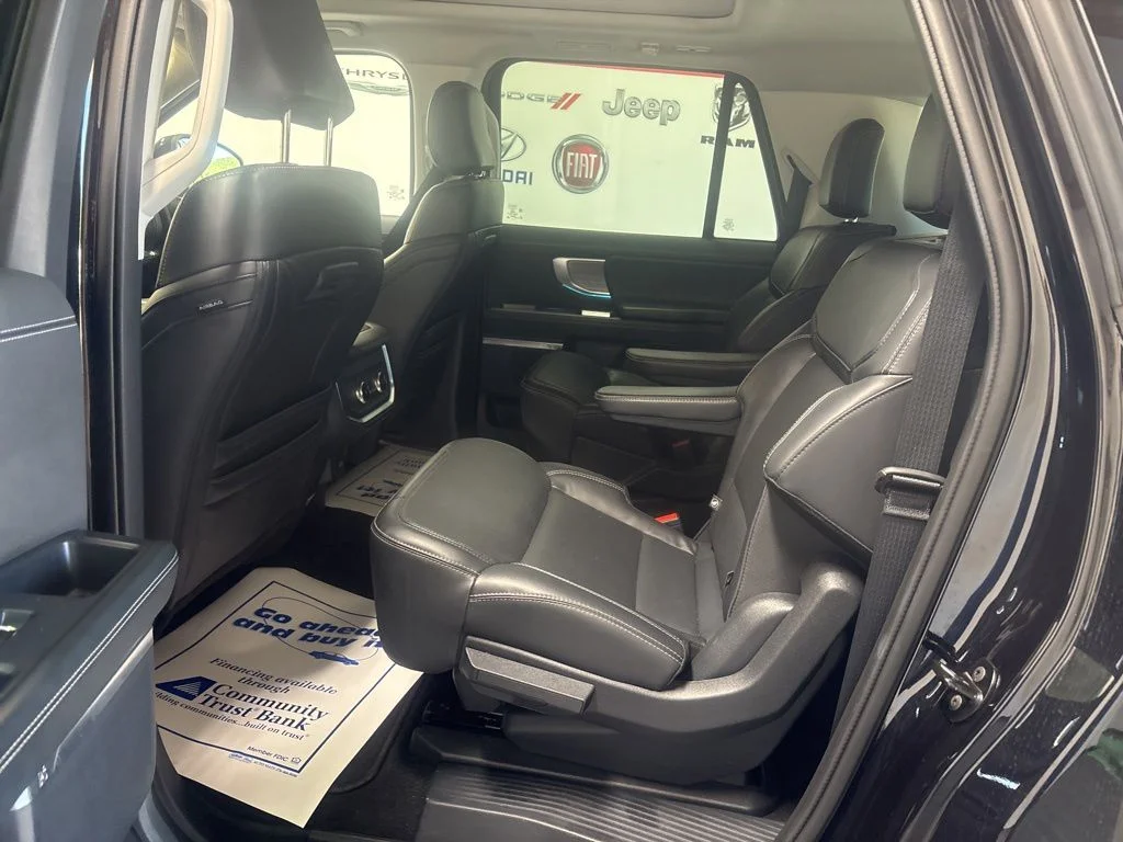 Used 2025 Black Ford Platinum image 9