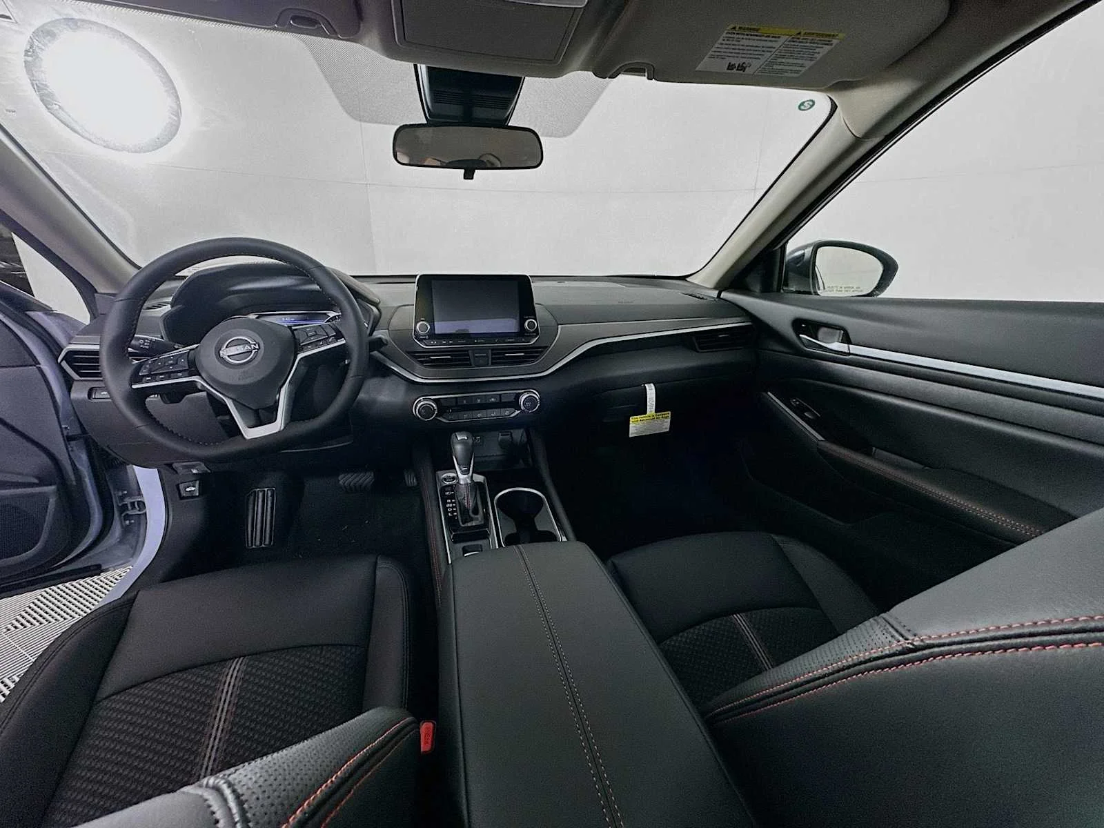 Used 2025 Gray Sky Pearl Nissan SR image 9