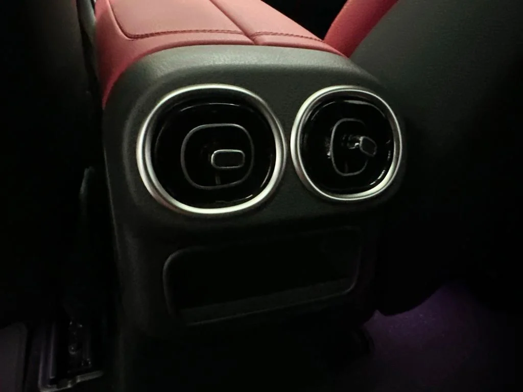 New 2027 White Mercedes-Benz GLC 300 image 23
