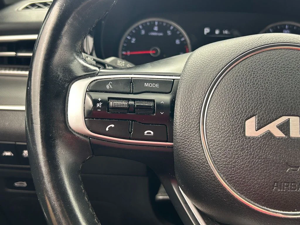 Used 2024 Wolf Gray Kia GT-Line image 32
