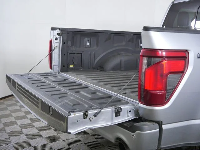 Used 2024 Silver Ford XLT image 10