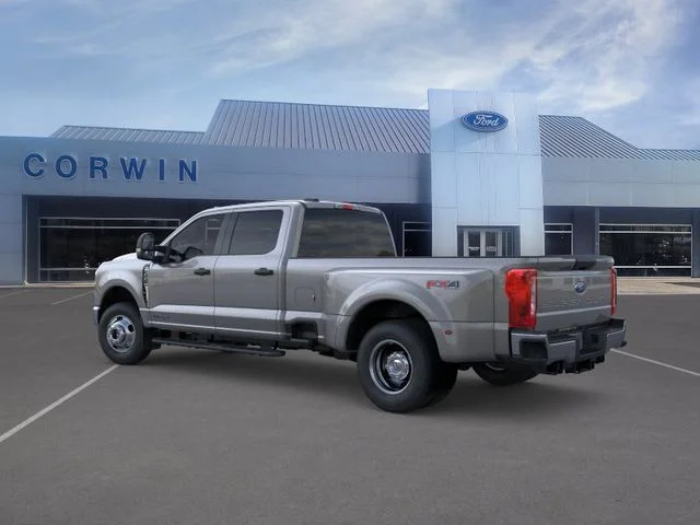 New 2026 Carbonized Gray Metallic Ford XLT image 5