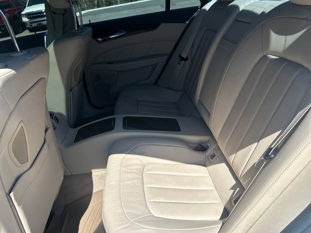 Used 2016 White Mercedes-Benz 4MATIC® image 12